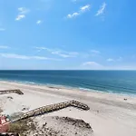 Fourwinds 803 - Beachfront Condo W/ Hall Bunks! - Elevator Replacement 4/4-5/24