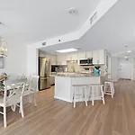 Phoenix VI 6511 - Beachfront Updated Condo!