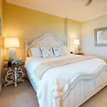 Regency Isle 305