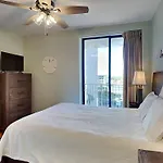 Pelican Pointe #606
