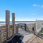 Windward Pointe 303 Ideally Located On 3Rd Floor