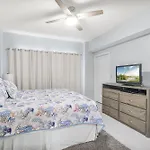 Palms 404- 4Th Floor Corner Unit Beach