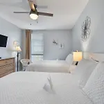 Pelican Pointe 905 By Liquid Life
