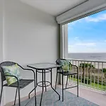Regency Isle 305