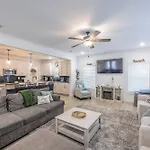 5 Star 4/3 Sleeps 16 With Arcade Game Room & Pool!