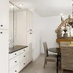 Romar House 904A