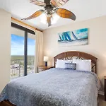 Windward Pointe Condominiums