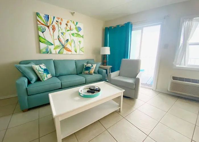 Emerald Skye 52 By Albvr - Beautifully Decorated Beachfront Condo