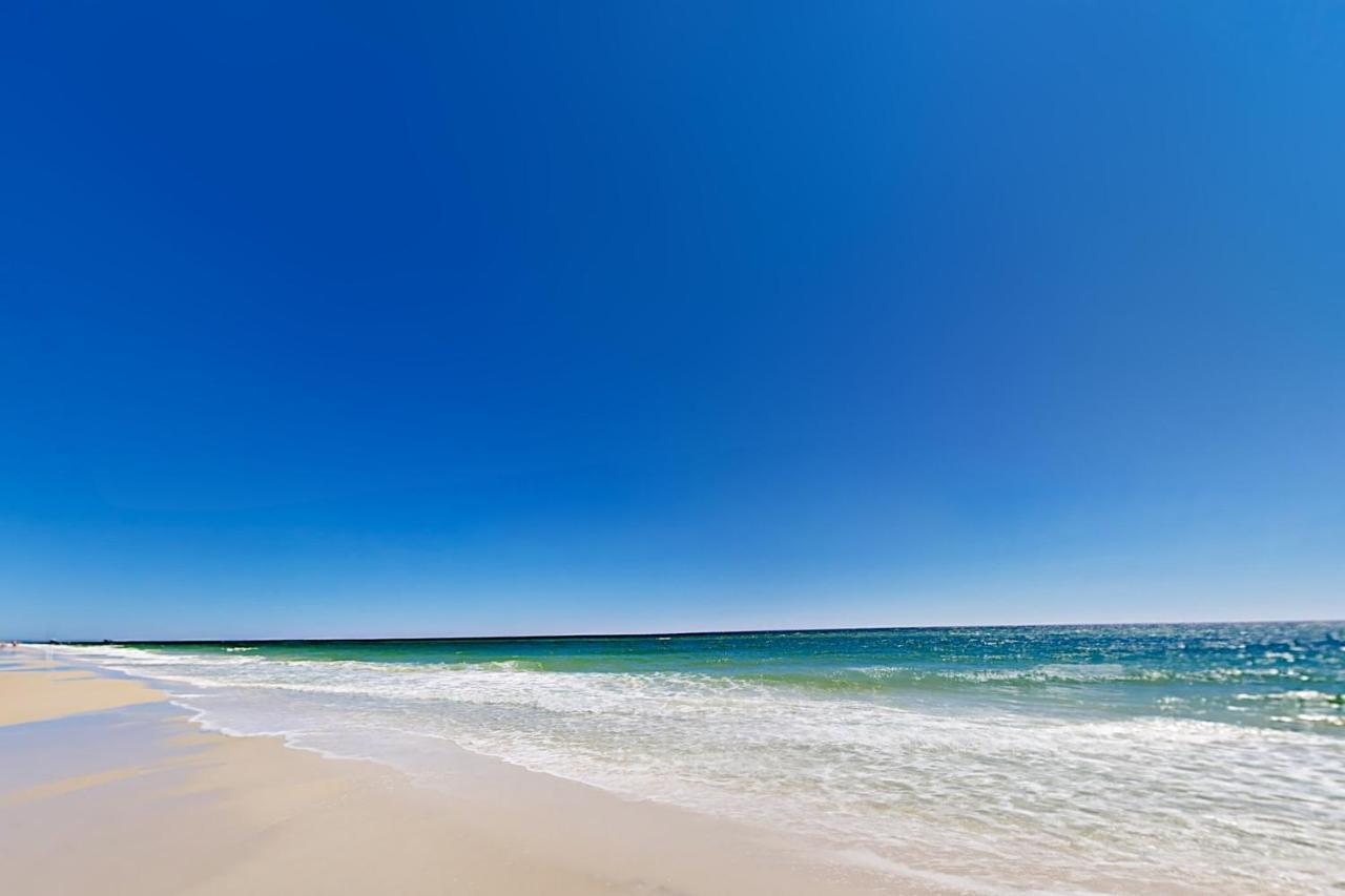 Beach-view Tradewinds Retreat, Beachside Pool