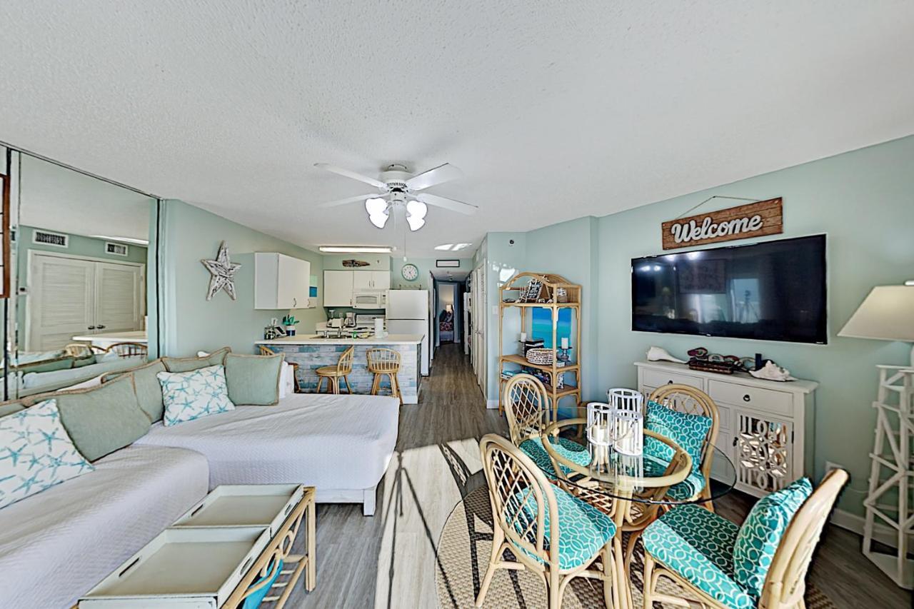 Beach-view Tradewinds Retreat, Beachside Pool Orange Beach