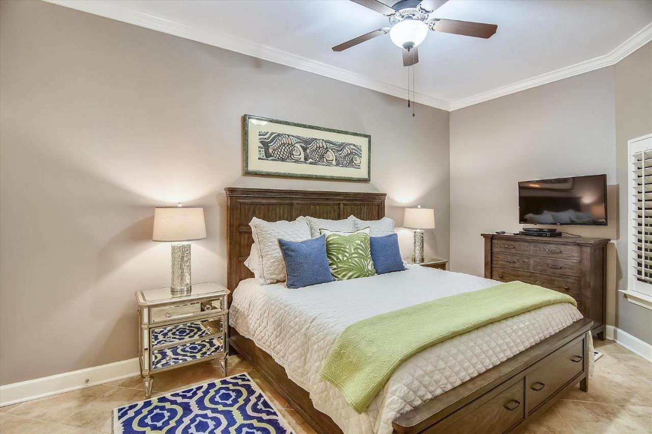 The Oasis At Orange Unit 1207