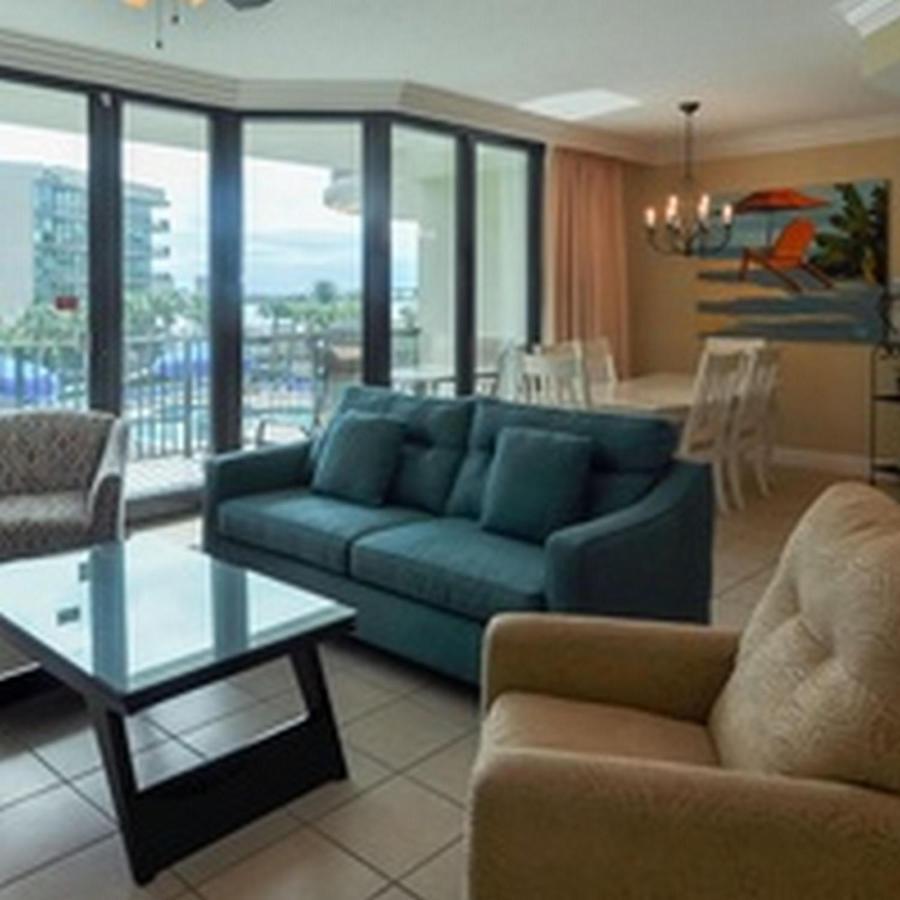 Hotel Phoenix On The Bay By Brett Robinson