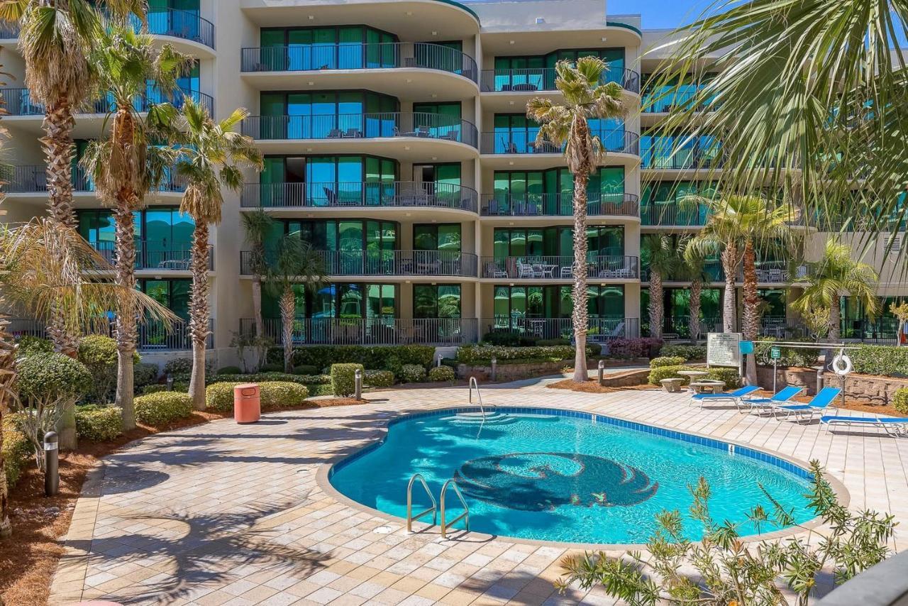 Hotel Phoenix On The Bay By Brett Robinson