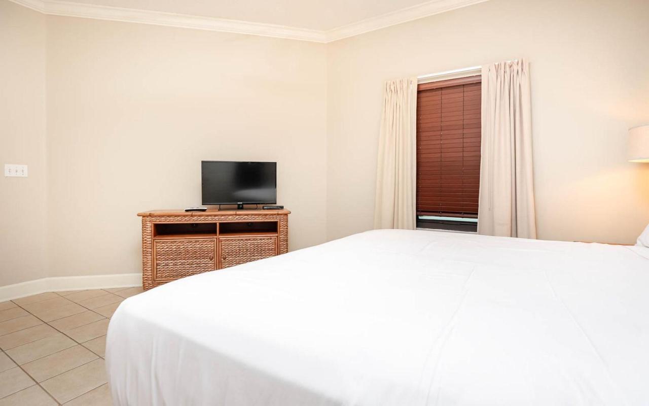Hotel Phoenix On The Bay 2 By Brett Robinson Vacations 4*