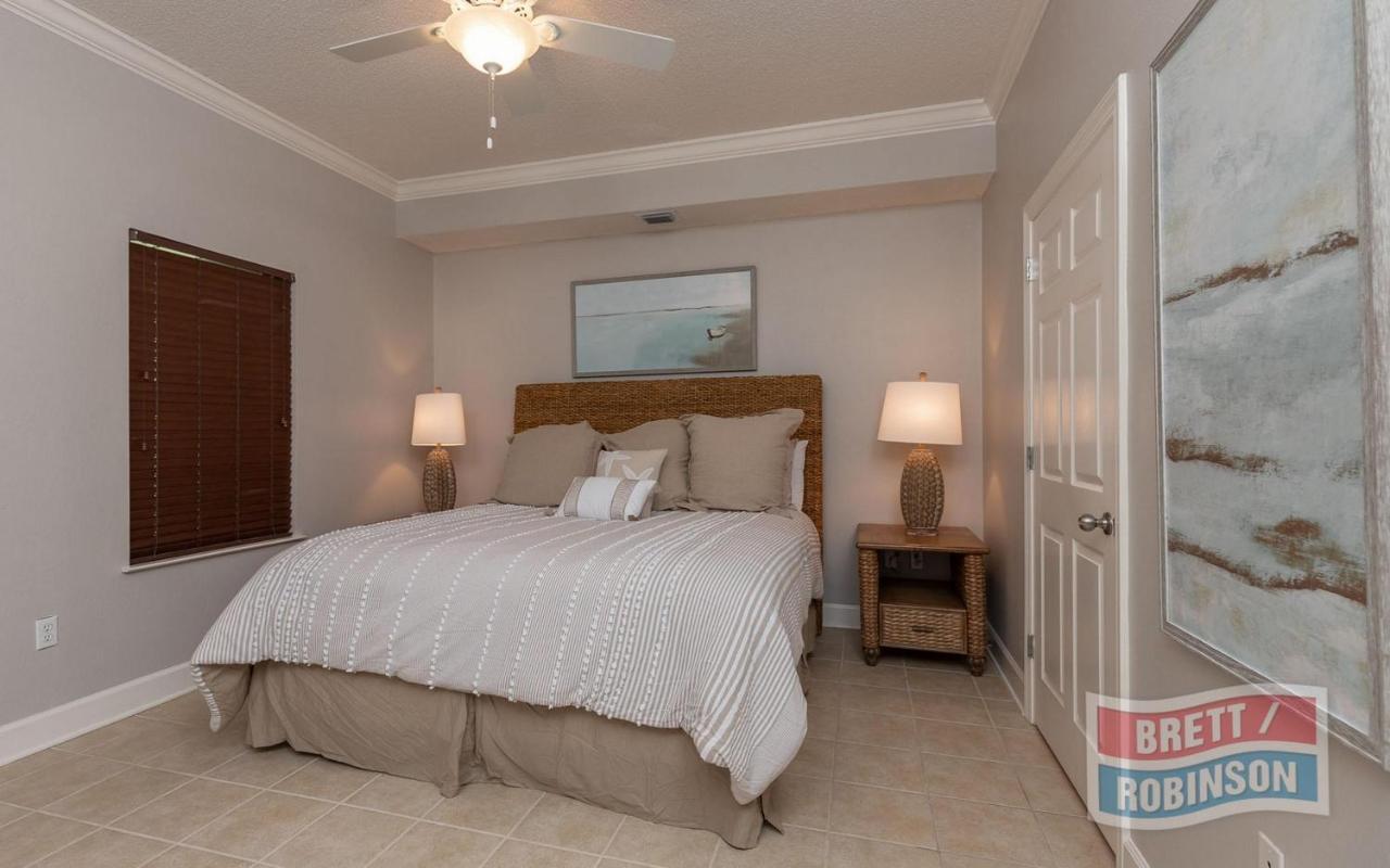 Hotel Phoenix On The Bay 2 By Brett Robinson Vacations
