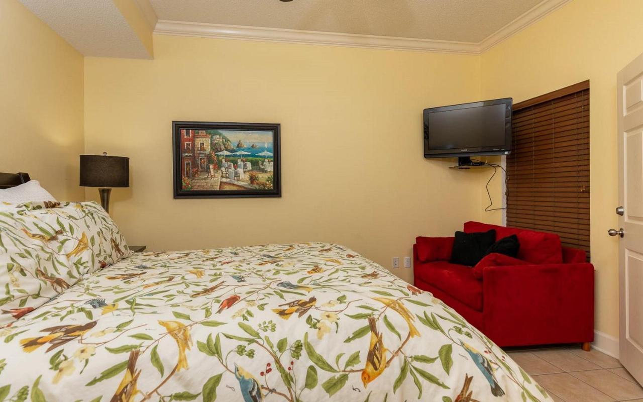 Hotel Phoenix On The Bay 2 By Brett Robinson Vacations 4*