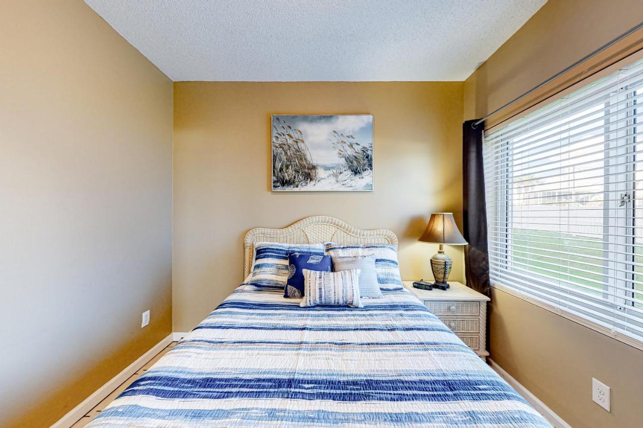 Hotel Tradewinds #001