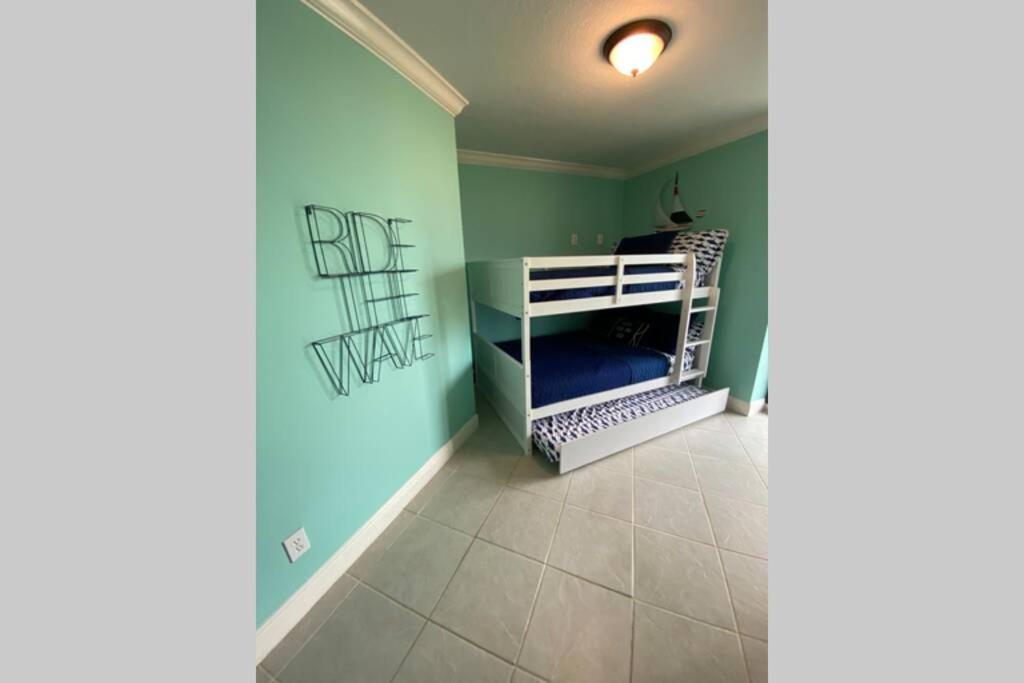 Corner With Amazing And Pool Views Orange Beach