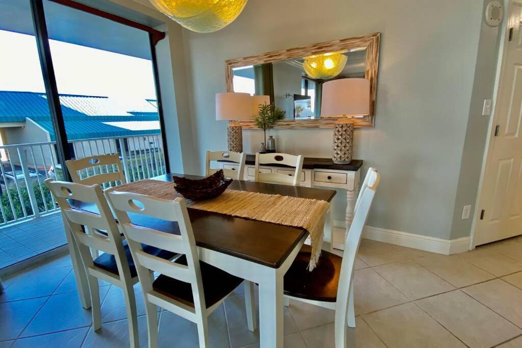Corner With Amazing And Pool Views