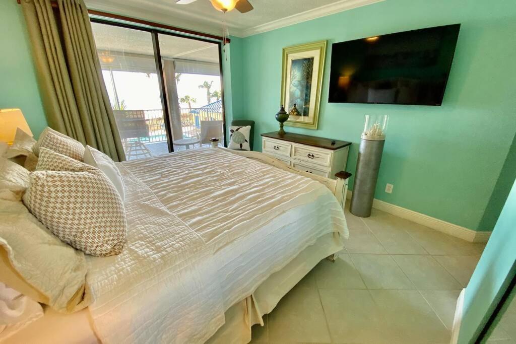 Corner With Amazing And Pool Views Apartment Orange Beach