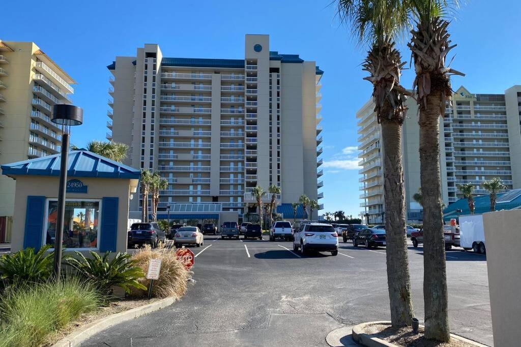 Apartment Corner With Amazing And Pool Views Orange Beach