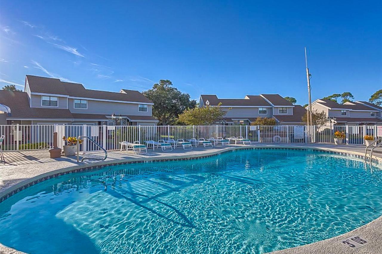 Mariner Lakes 20 Apartment