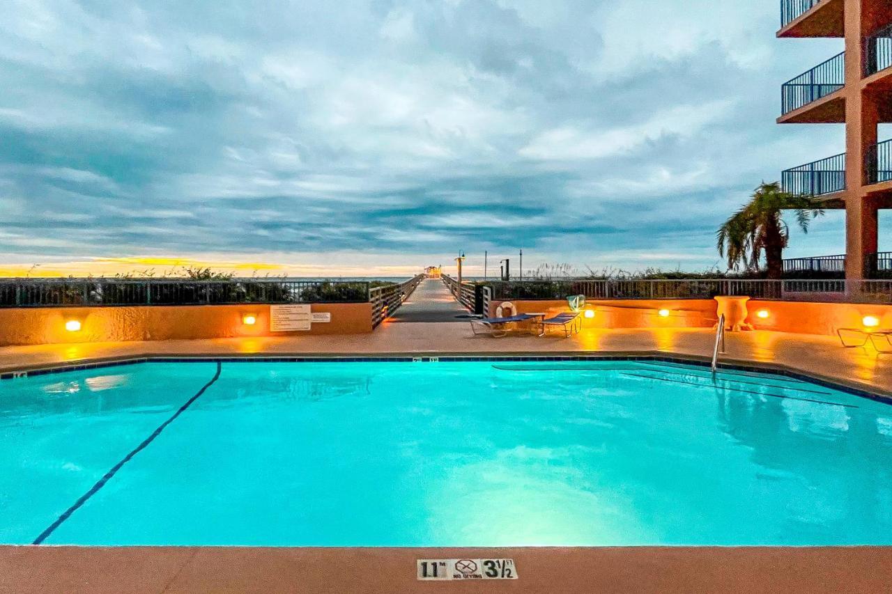 Four Seasons Of Romar #604 West Hotel *