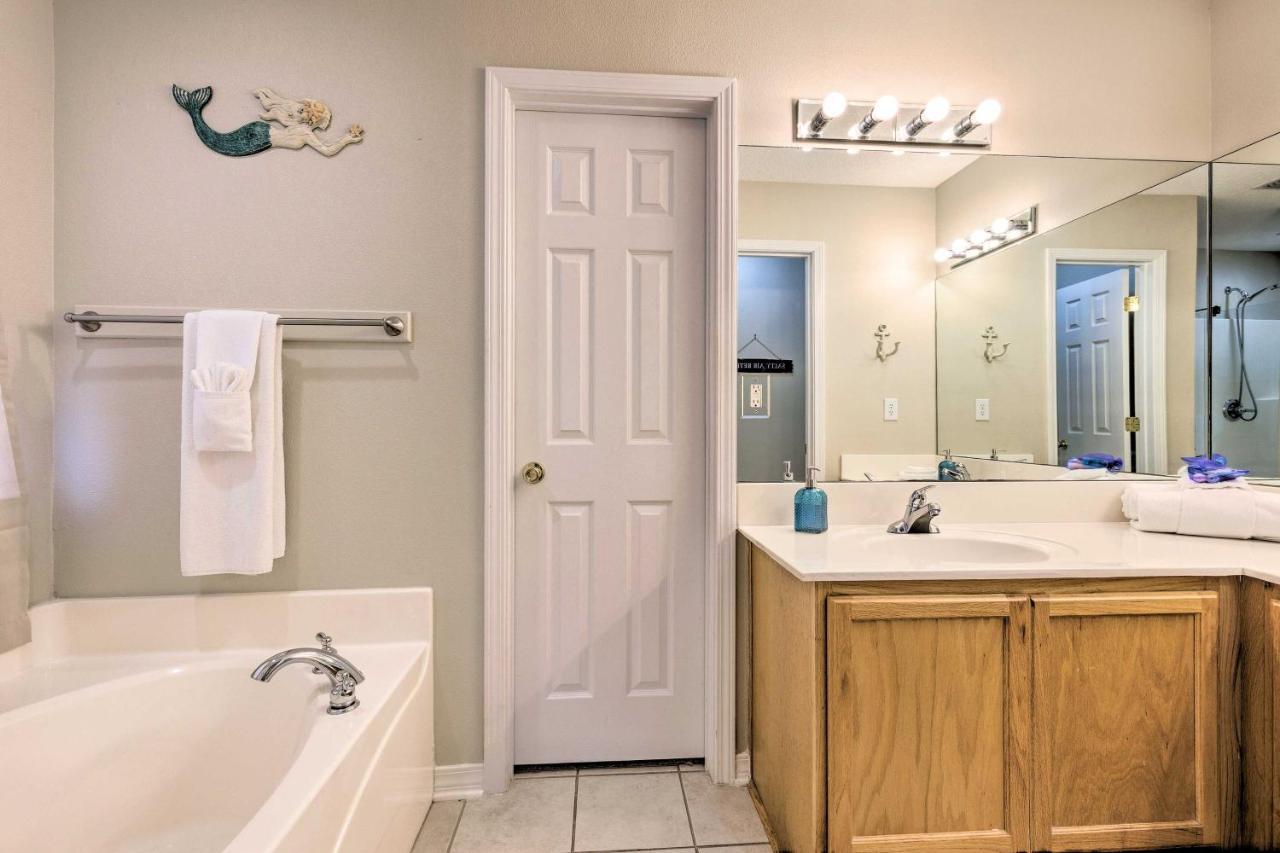 Orange With Hot Tub Less Than 2 Mi To The Wharf * Orange Beach