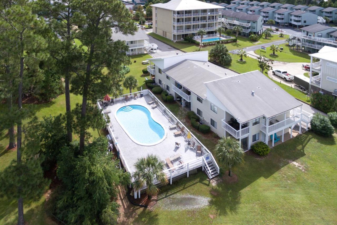 Wolf Bay Villas *
