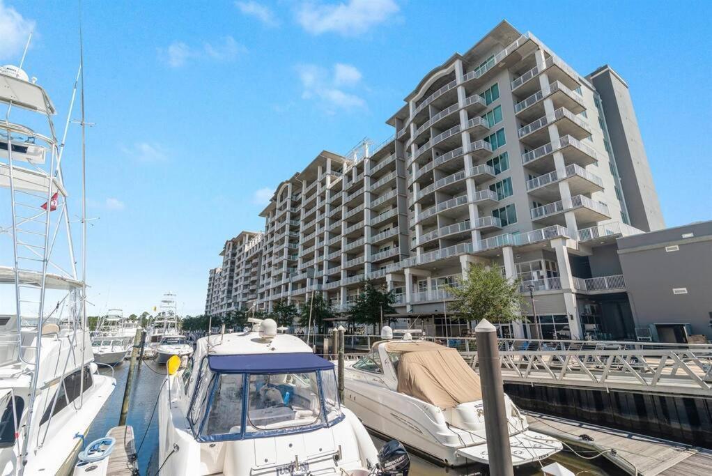 The Wharf With Oasis Pool! Apartment *