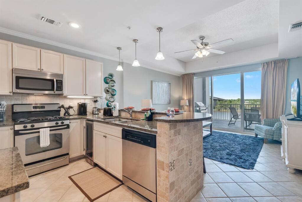 Apartment The Wharf With Oasis Pool!