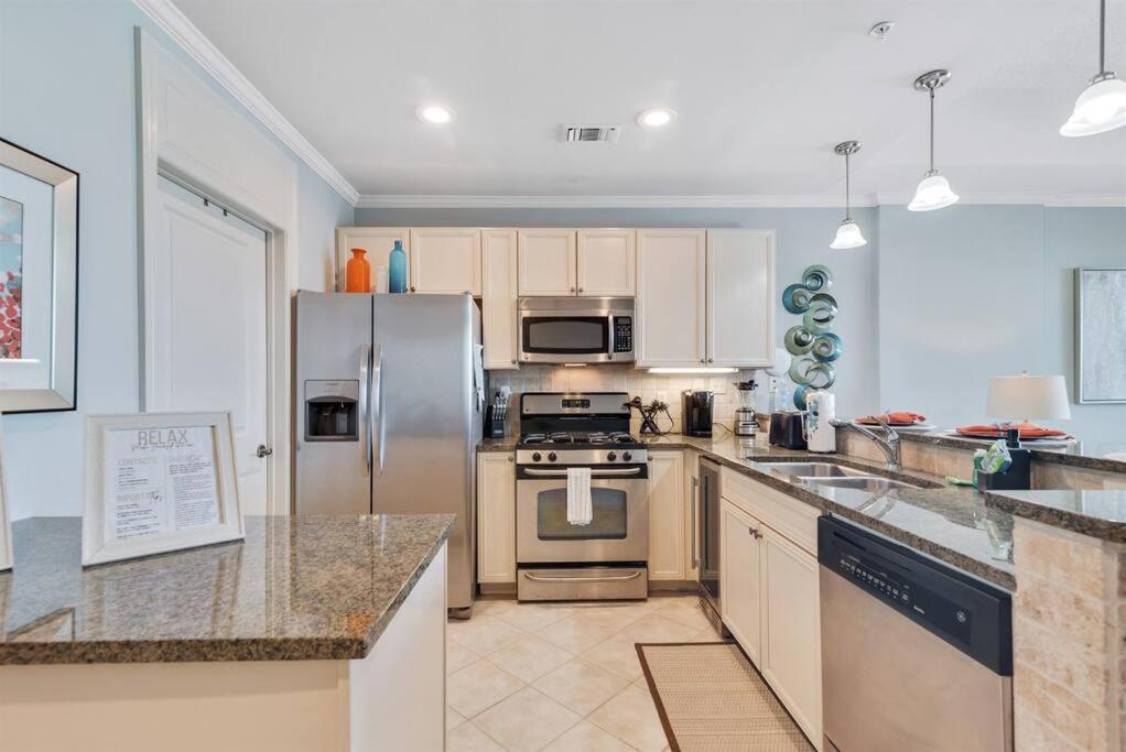 The Wharf With Oasis Pool! Apartment Orange Beach