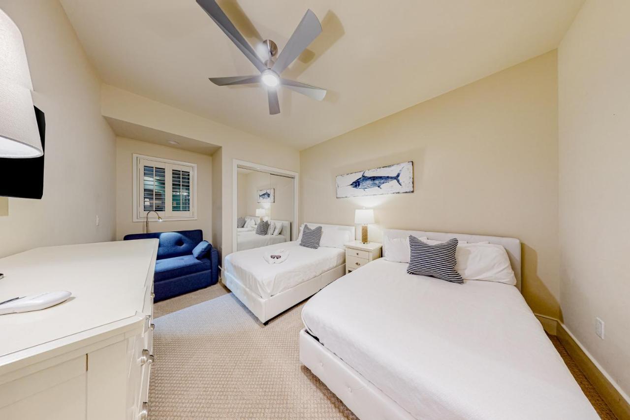 Turquoise Place 2707c