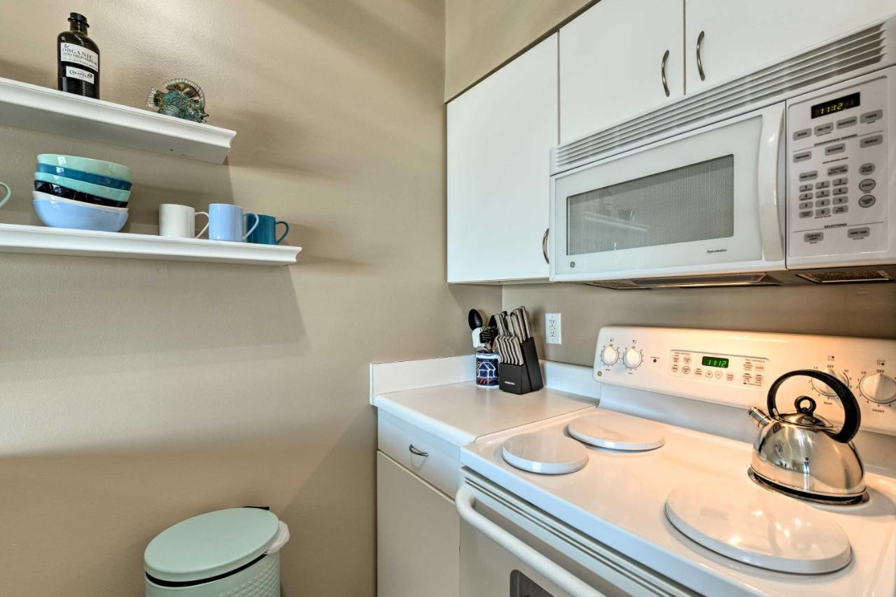 Inviting Views And Beach Access!