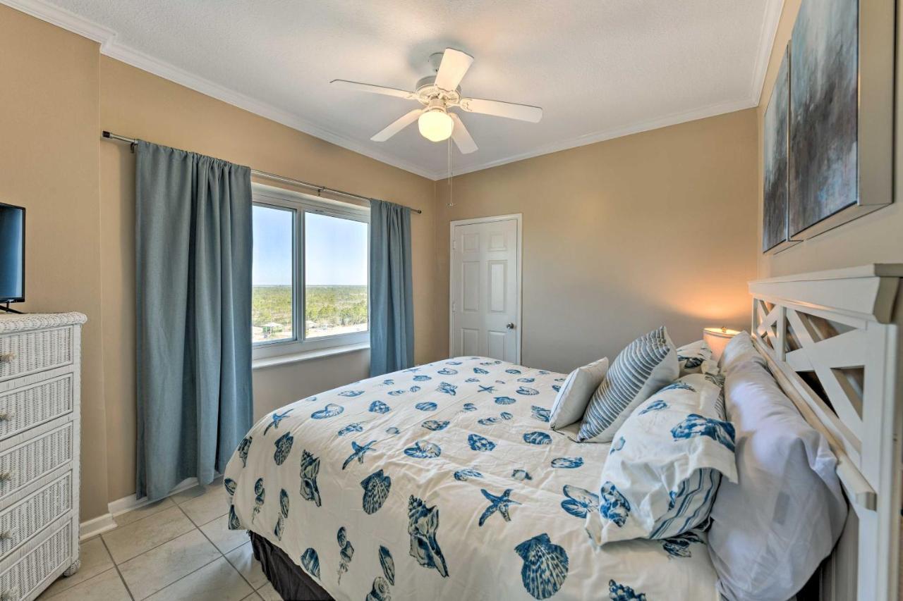 Inviting Views And Beach Access!