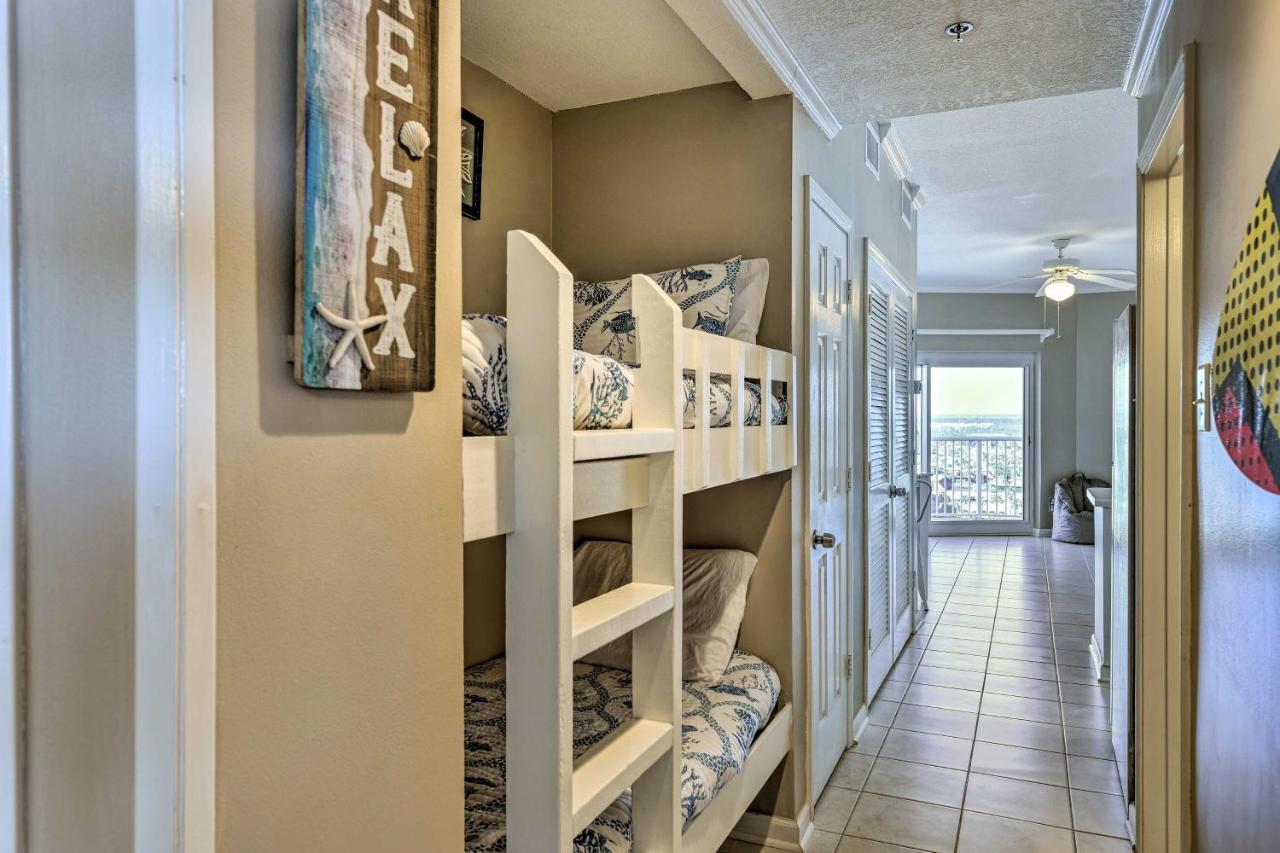 Inviting Views And Beach Access!