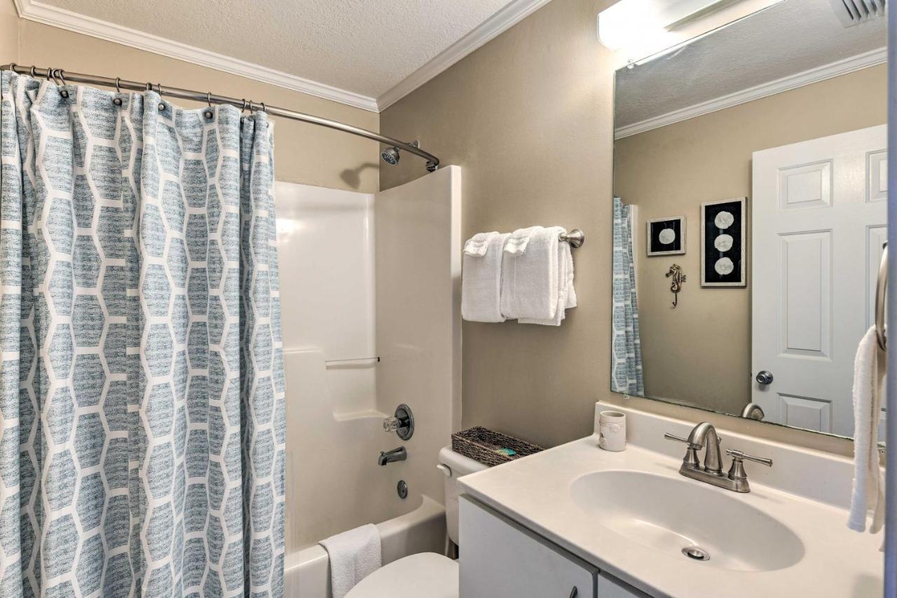 Apartment Inviting Views And Beach Access! Orange Beach