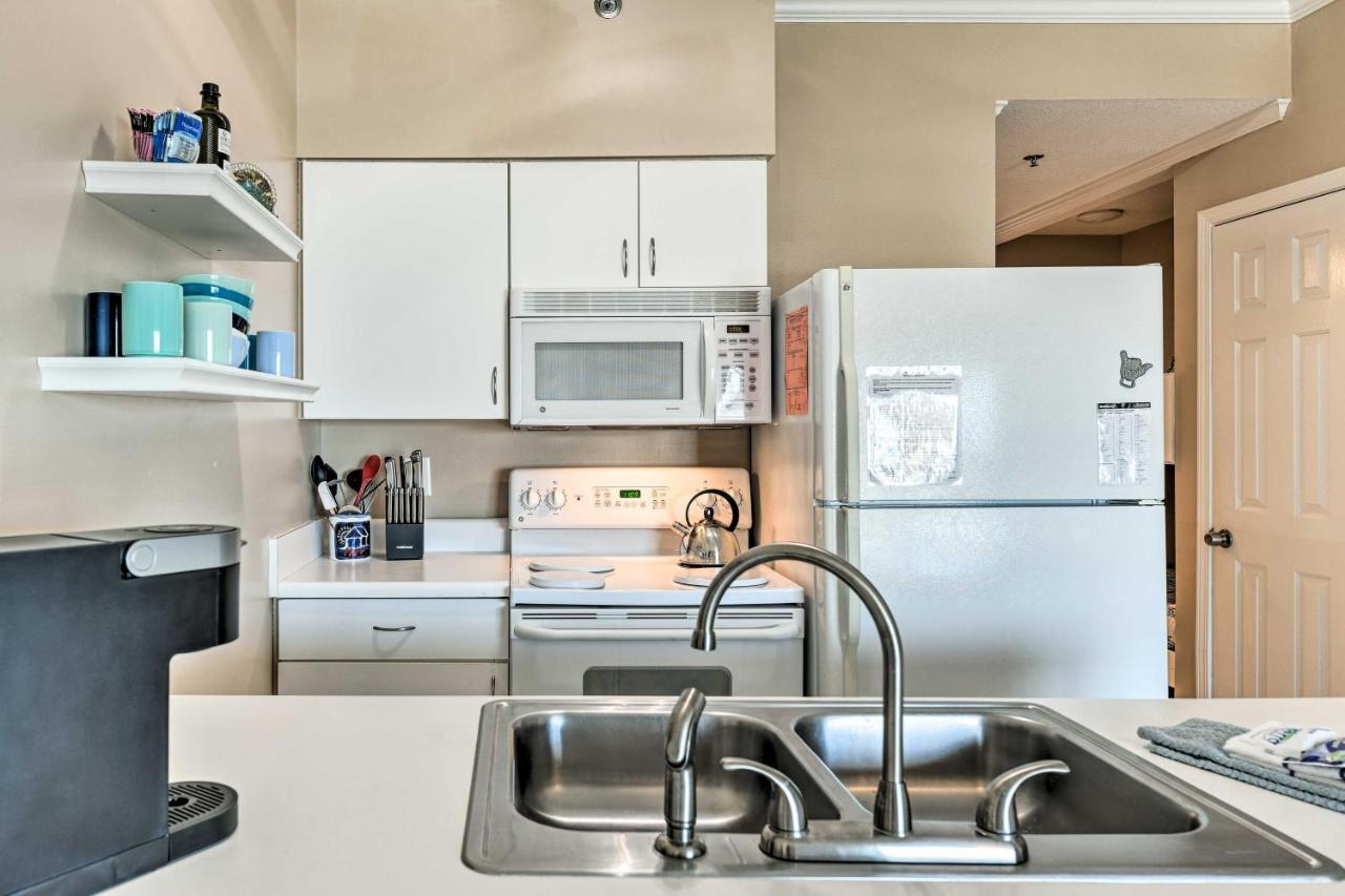 Apartment Inviting Views And Beach Access! *