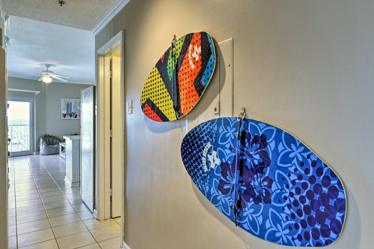 Inviting Views And Beach Access!