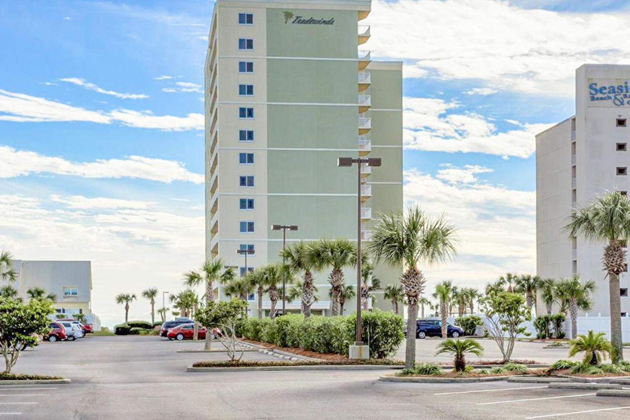 Tradewinds #001 Hotel