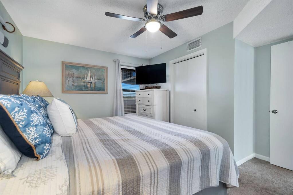 Phoenix V 211 - Beachfront W/ Kids Splash Pad! *