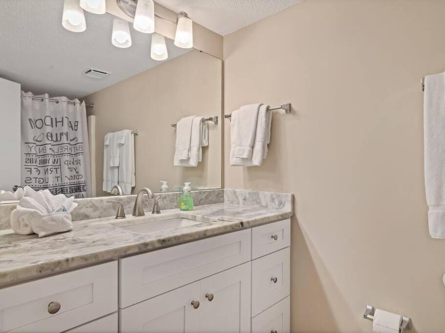Apartment Phoenix Vi 6512 - Beachfront W/ Beautiful Ocean Views!