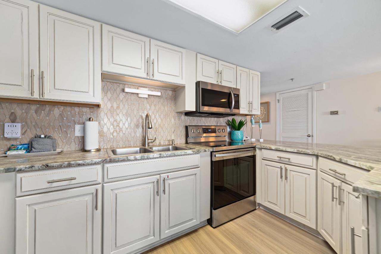 Phoenix Vi 6511 - Beachfront Updated Condo! Apartment