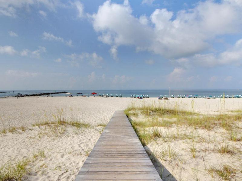Grand Pointe #714 *