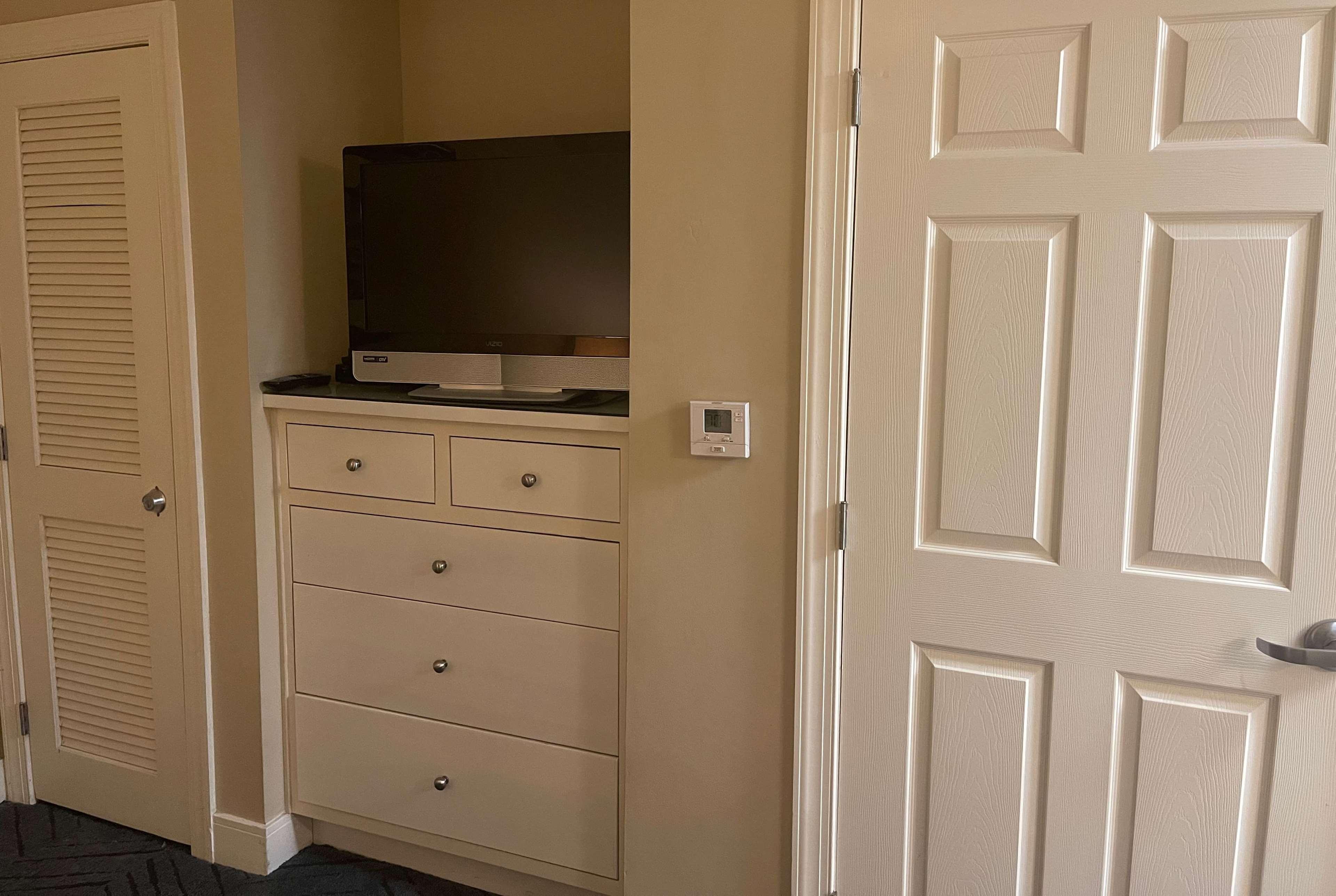 Hotel Escapes! To The Shores Orange Beach, A Ramada By Wyndham 3*
