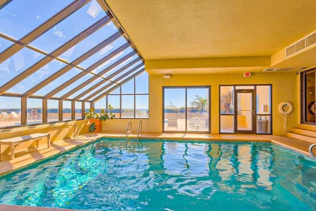 Four Seasons Unit 704e * Orange Beach