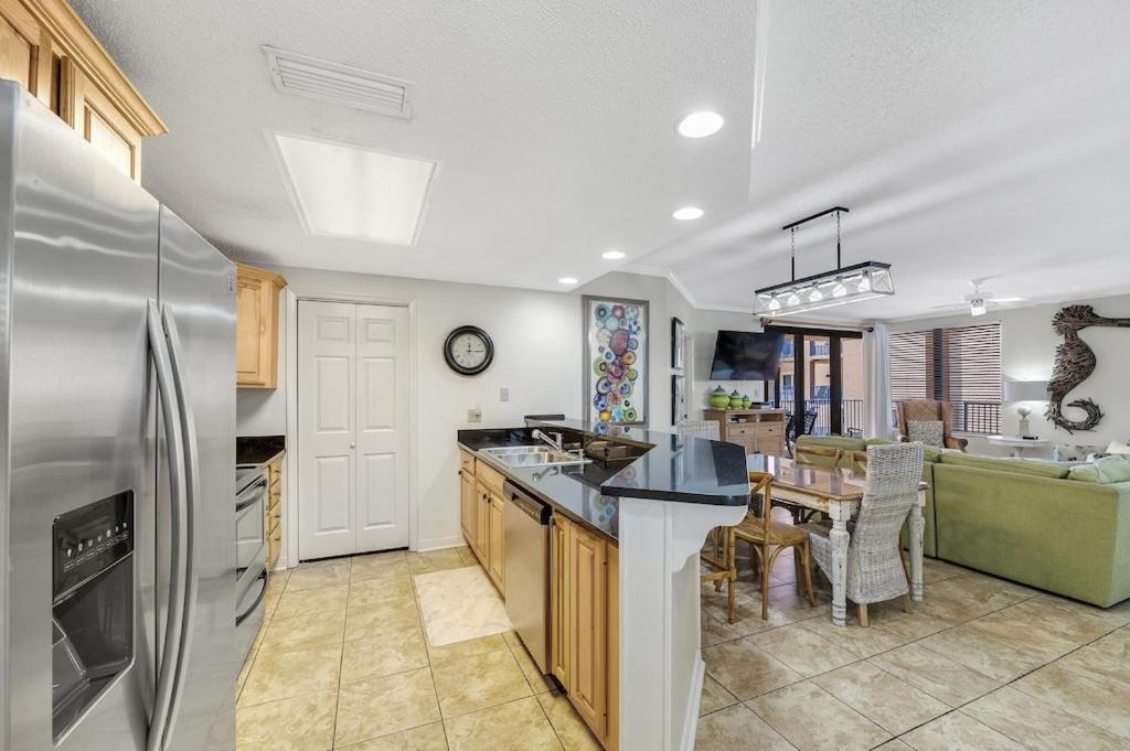 Four Seasons Unit 704e Orange Beach