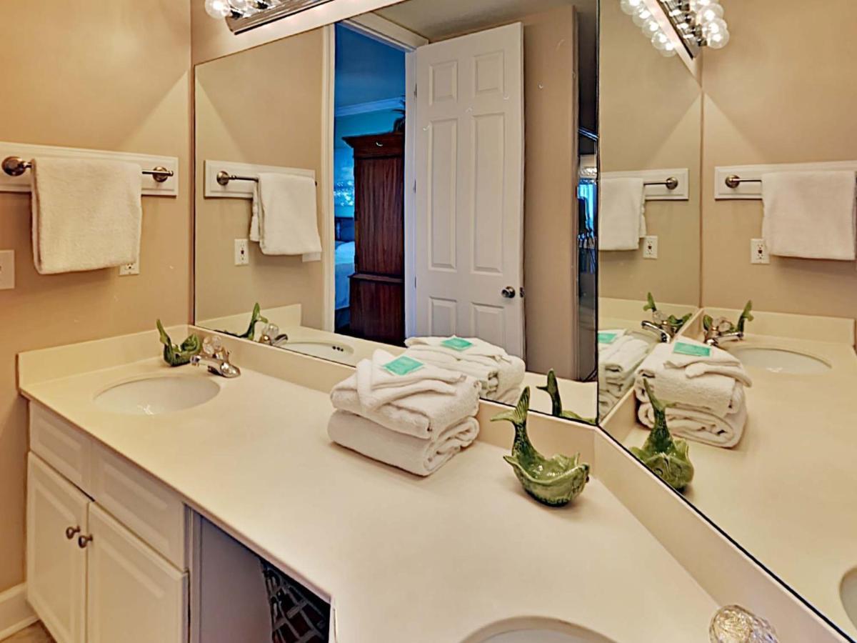 Regency Isle #512 Apartment *