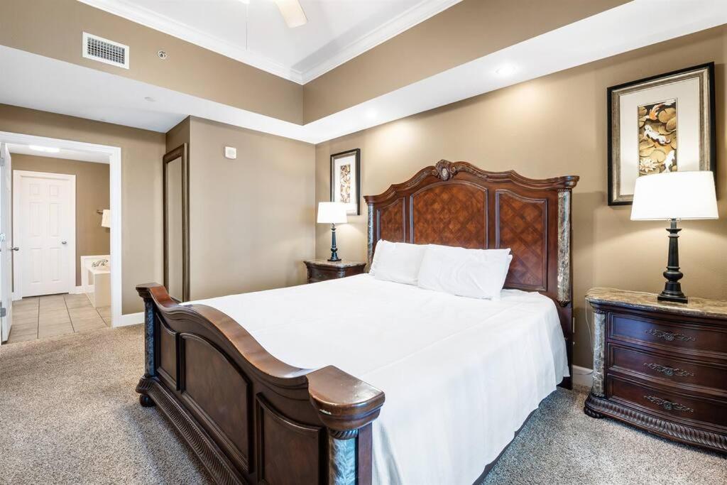 Phoenix West - 2207 - High-end Luxury Beachfront Apartment *