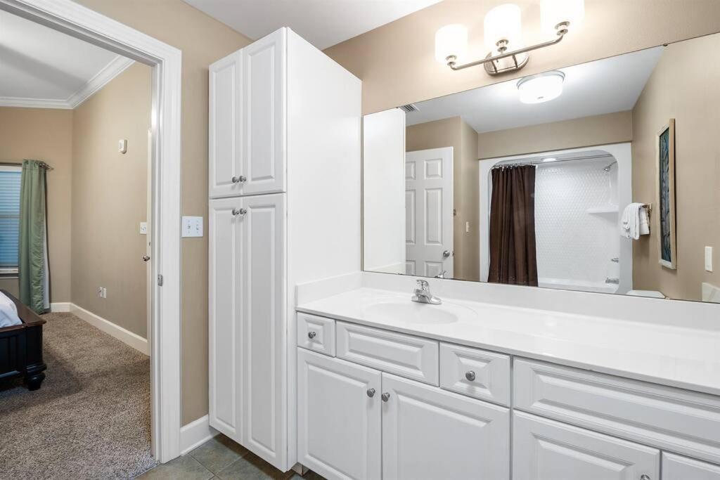 Apartment Phoenix West - 2207 - High-end Luxury Beachfront Orange Beach